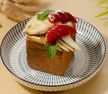 Круассан Ramekin с ягодами и крем мисо