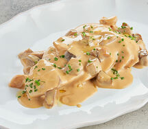 Куриное филе с соусом из белых грибов и трюфеля