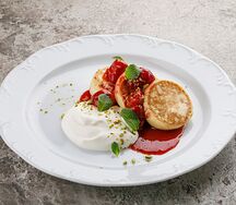 Сырники с клубничным вареньем