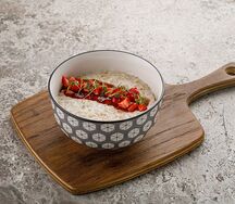 Овсяная каша с клубникой