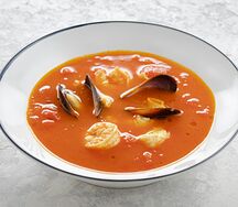 Томатный суп с морепродуктами