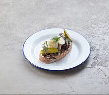 Бутерброд со шпротами на зубок