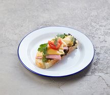 Бутерброд с ветчиной и сыром