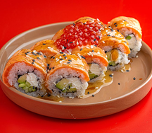 Ролл опаленный лосось с горчичным соусом