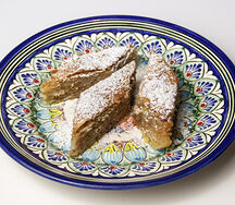 Пахлава с медом и орехами