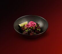 Deep fried ribs с маринованным луком