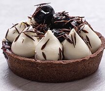 Тарталетка вишнево-шоколадная