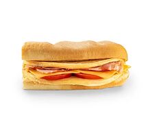 Сэндвич с омлетом, беконом и сыром