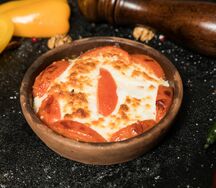 Сулгуни жареный с помидорами