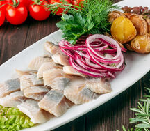 Сельдь с отварным картофелем