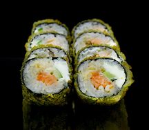 Ролл с лососем панко