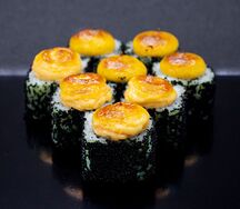 Угорь под сырным соусом