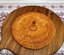 Пирог с тыквой и изюмом маленький