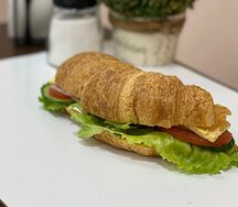 Круассан с курицей