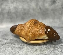 Круассан с шоколадом