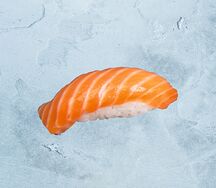 Суши с лососем