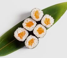 Маки мини с лососем
