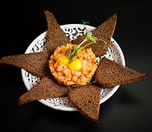 Тартар из форели с авокадо