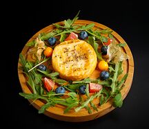 Сыр Камамбер запеченный