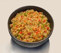 Жареный рис с овощами