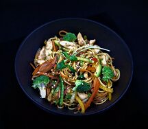 Лапша яичная с курицей