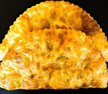 Чебурек с сыром и креветками