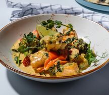 Семга с овощами