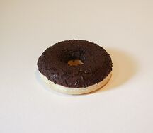 Пончик шоколадный