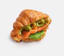Круассан с семгой