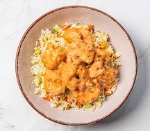 Креветки в соусе Динамит с рисом и овощами