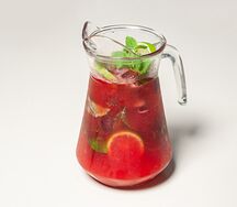 Лимонад клубничный с лаймом и мятой