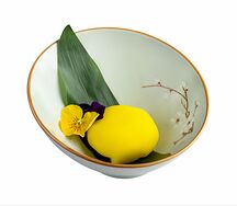 Японский десерт Моти с маракуйей