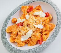 Фарфалле с курицей