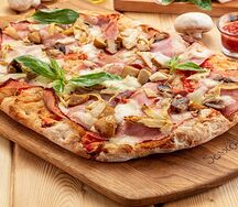 Пицца с говяжьей ветчиной и грибами