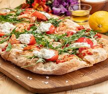 Пицца Маринованная креветка с сыром страчателла
