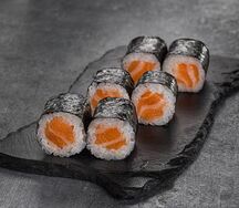 Маки с лососем