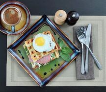 Вафли с ветчиной, сыром и яйцом