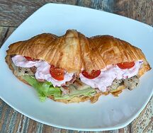 Круассан-сэндвич Индейка-айоли