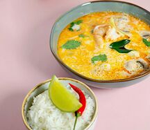 Том ям с морепродуктами