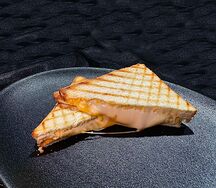 Тост Четыре Сыра