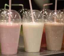 Коктейль молочный ванильный