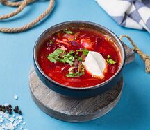 Борщ с курицей и сметаной