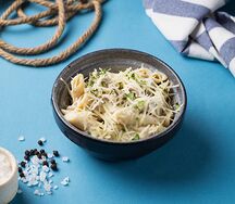 Пенне с куриным филе в сливочном соусе