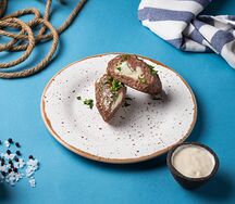 Кейк мясной с яйцом в сливочном соусе