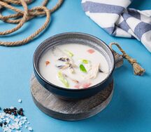 Том Кха с курицей