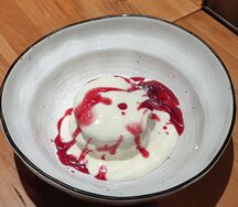 Оладьи от бабушки в соусе сметанник