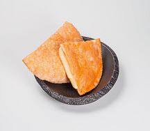 Чебурек с моцареллой и сулугуни