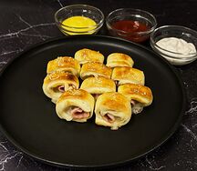 Рулетики с ветчиной и сыром