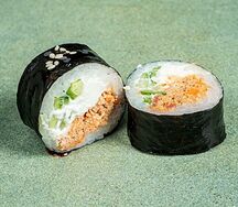 Ролл с лососем терияки и огурцом