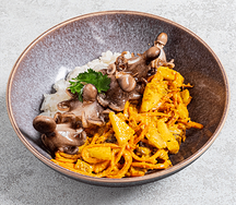 Жёлтый карри с осьминогами